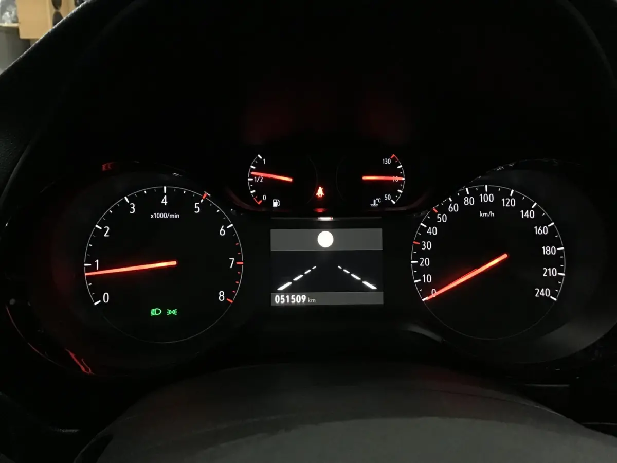 1.2 Edition I Stoelen/Stuur verwarm. I Carplay I 2 Jr Apk I Cruise control I Airco I KB I 16inch I Lane ass. I 51xxx km