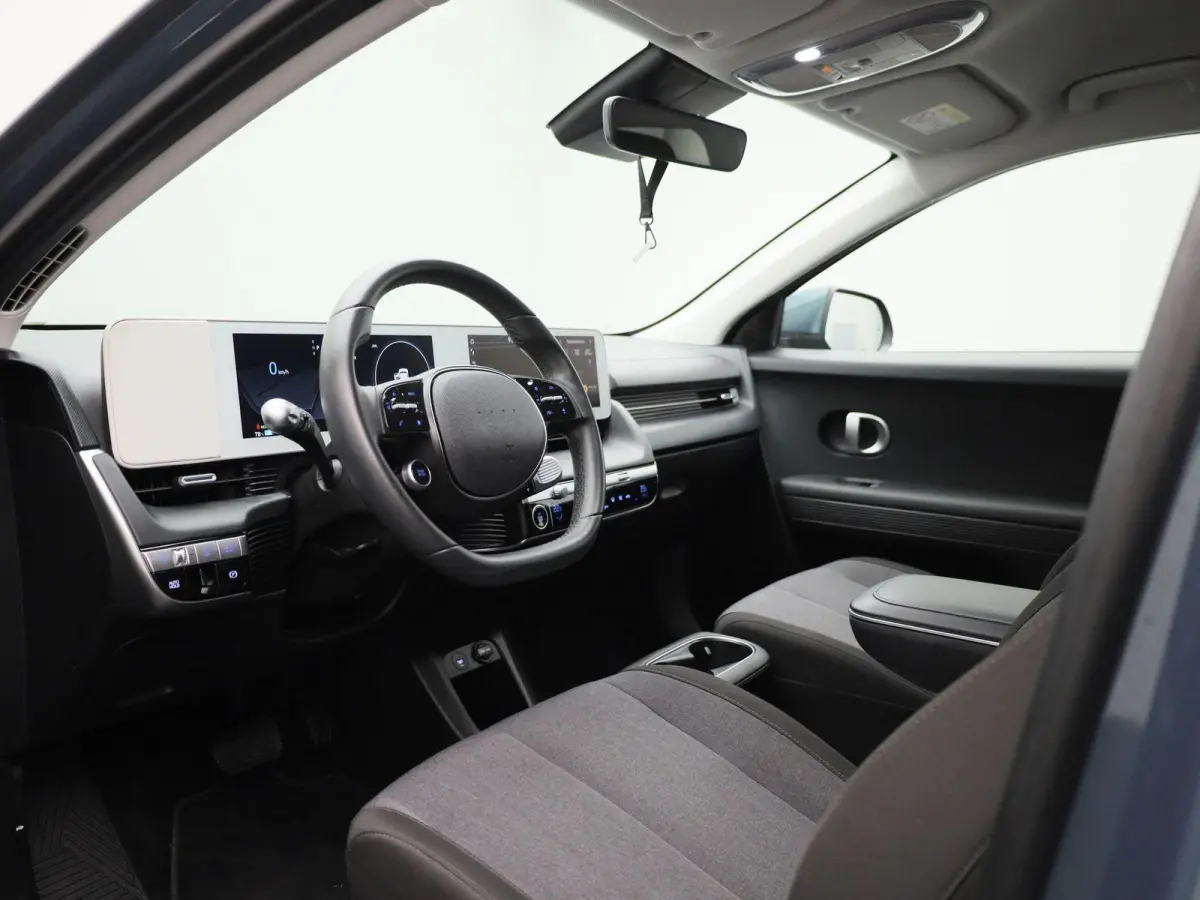 58kWh Core AUTOMAAT | ADAPTIEVE CRUISE | NAVIGATIE | CAMERA | APPLE CARPLAY | PDC | LMV | WINTERPAKKET | DAB | ELEKTRISCHE KOFFERKLEP |