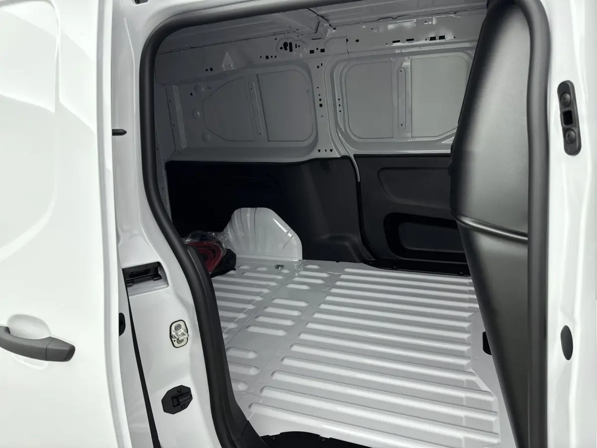 EV 50 kWh 136pk L2 | 0% Rente | Meerdere Kleuren Leverbaar | Long | Rondom Camera Zicht | Navigatie | Carplay