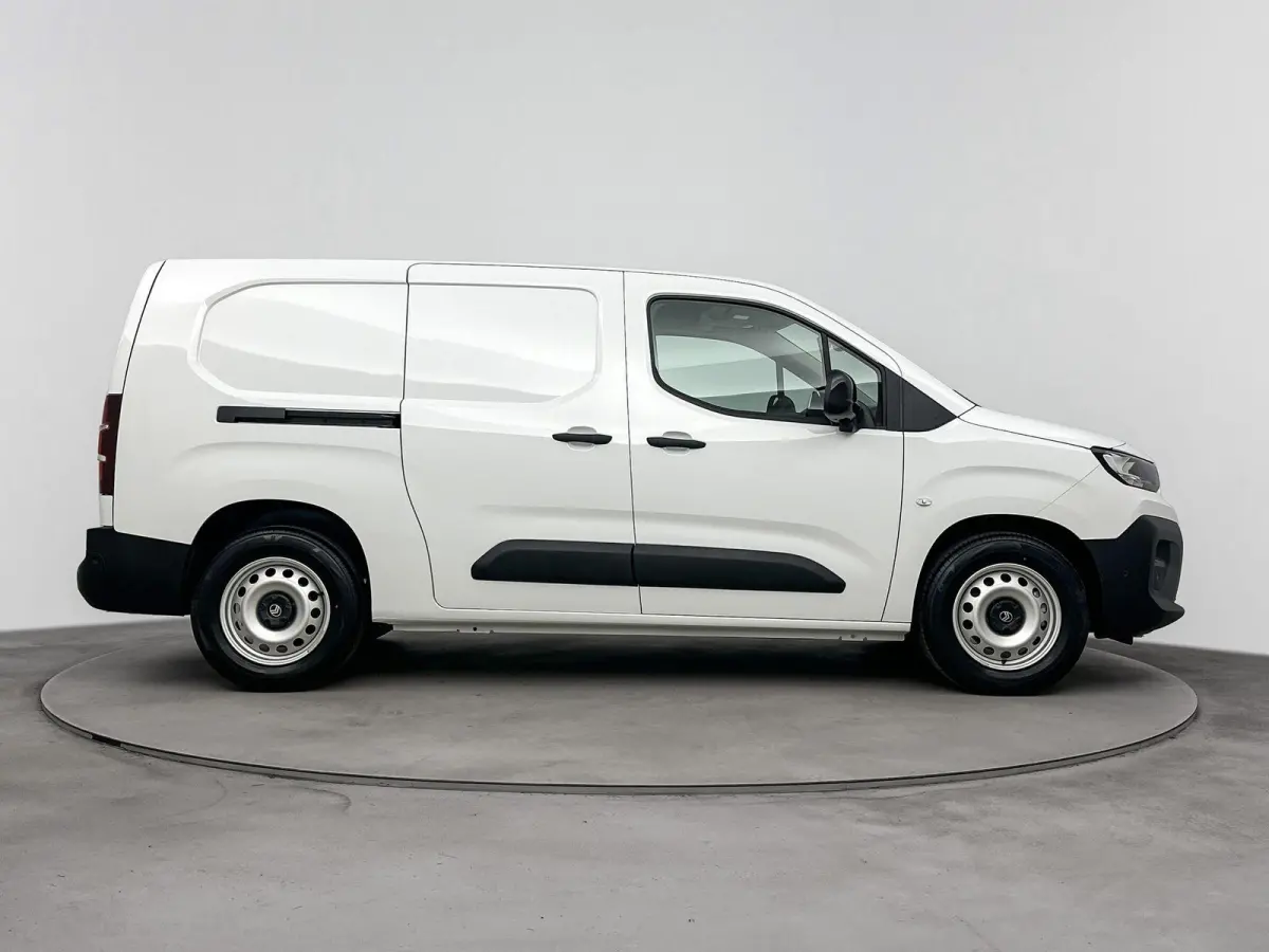 EV 50 kWh 136pk L2 | 0% Rente | Meerdere Kleuren Leverbaar | Long | Rondom Camera Zicht | Navigatie | Carplay