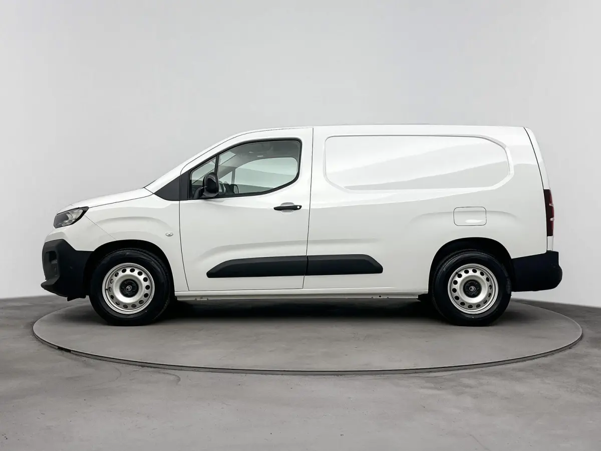 EV 50 kWh 136pk L2 | 0% Rente | Meerdere Kleuren Leverbaar | Long | Rondom Camera Zicht | Navigatie | Carplay