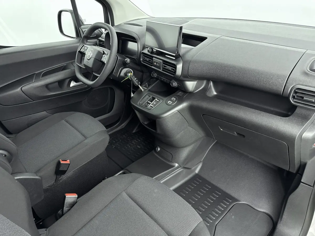EV 50 kWh 136pk L2 | 0% Rente | Meerdere Kleuren Leverbaar | Long | Rondom Camera Zicht | Navigatie | Carplay
