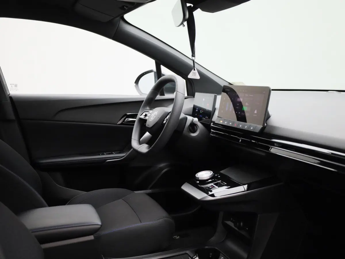 51 kWh Standard | WLTP 350 KM | Apple carplay/ Android Auto | ACC | ECC | PDC | LMV |