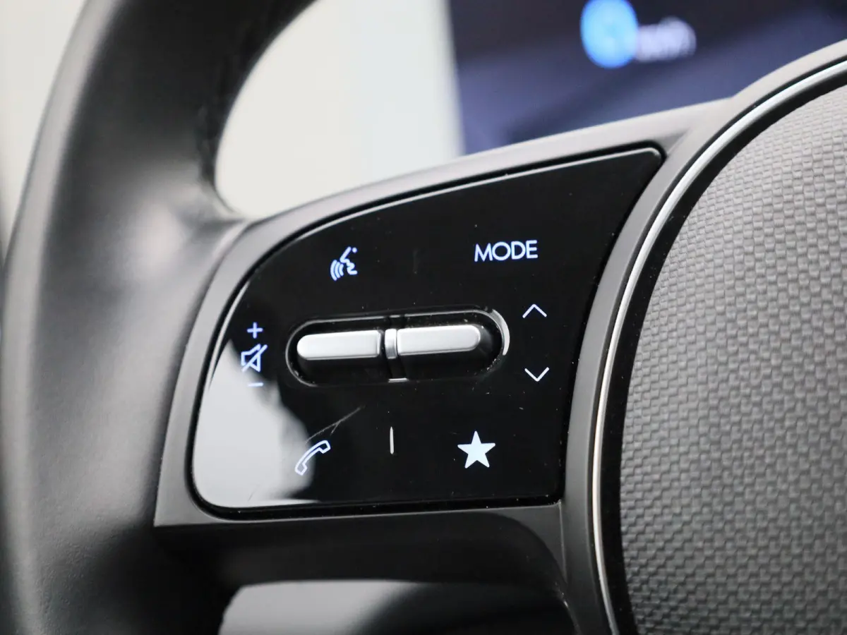 58kWh Core | ADAPTIEVE CRUISE | NAVIGATIE | ACHTERUITRIJCAMERA | APPLE CARPLAY | PDC | LMV | WINTERPAKKET | DAB+ | ELEKTRISCHE ACHTERKLEP |