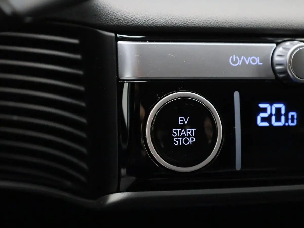 58kWh Core | ADAPTIEVE CRUISE | NAVIGATIE | ACHTERUITRIJCAMERA | APPLE CARPLAY | PDC | LMV | WINTERPAKKET | DAB+ | ELEKTRISCHE ACHTERKLEP |