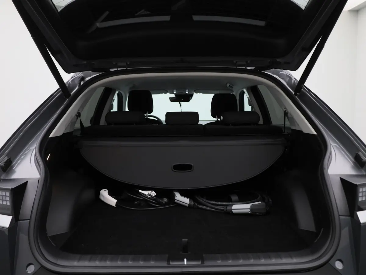 58kWh Core | ADAPTIEVE CRUISE | NAVIGATIE | ACHTERUITRIJCAMERA | APPLE CARPLAY | PDC | LMV | WINTERPAKKET | DAB+ | ELEKTRISCHE ACHTERKLEP |