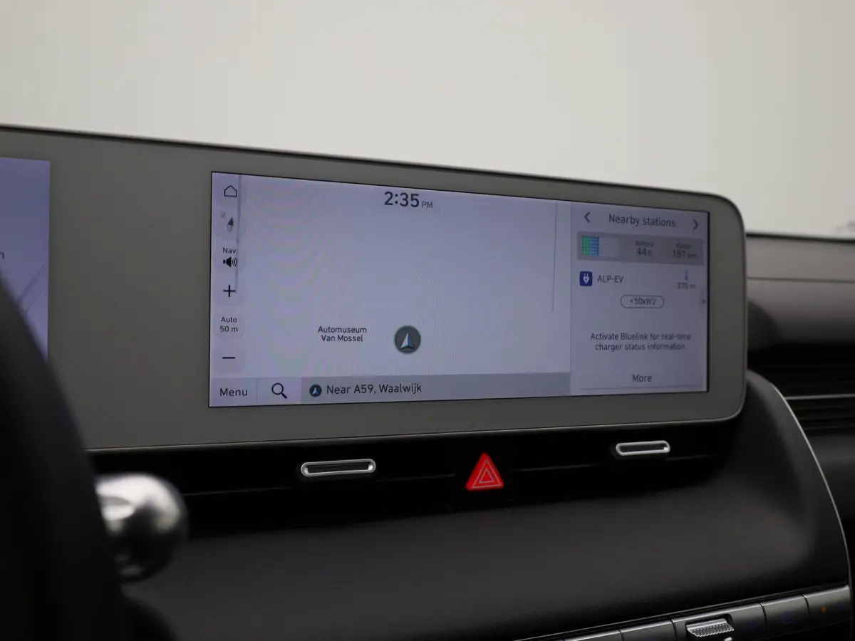 73kWh Core | AUTOMAAT | ACHTERUITRIJCAMERA | ELEKTRISCHE KOFFERKLEP | CLIMATE CONTROL | ELEKTRISCHE BESTUURDERSSTOEL |