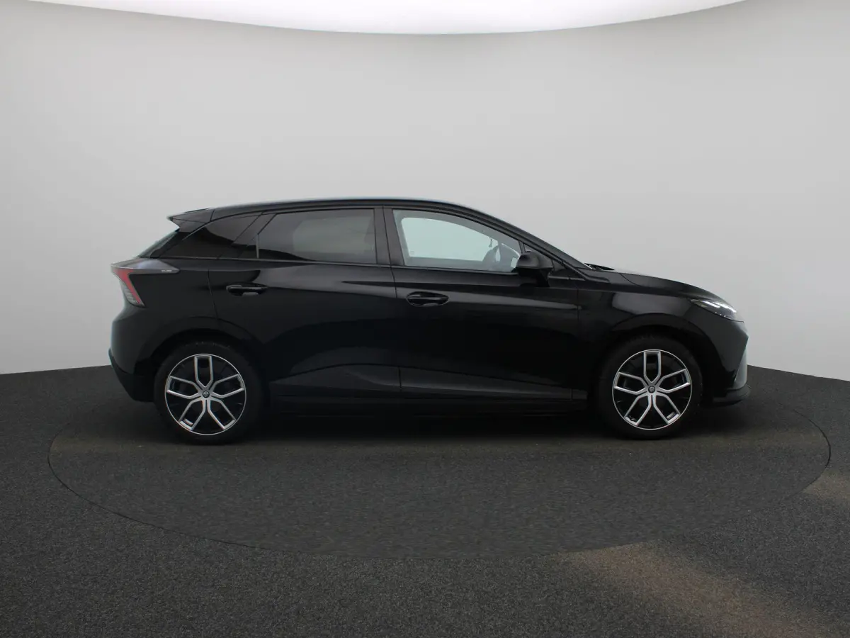 Long Range 64kWh Luxury | Navi | 360 Camera | Led Koplampen | Apple Carplay | Keyless Entry & Go |
