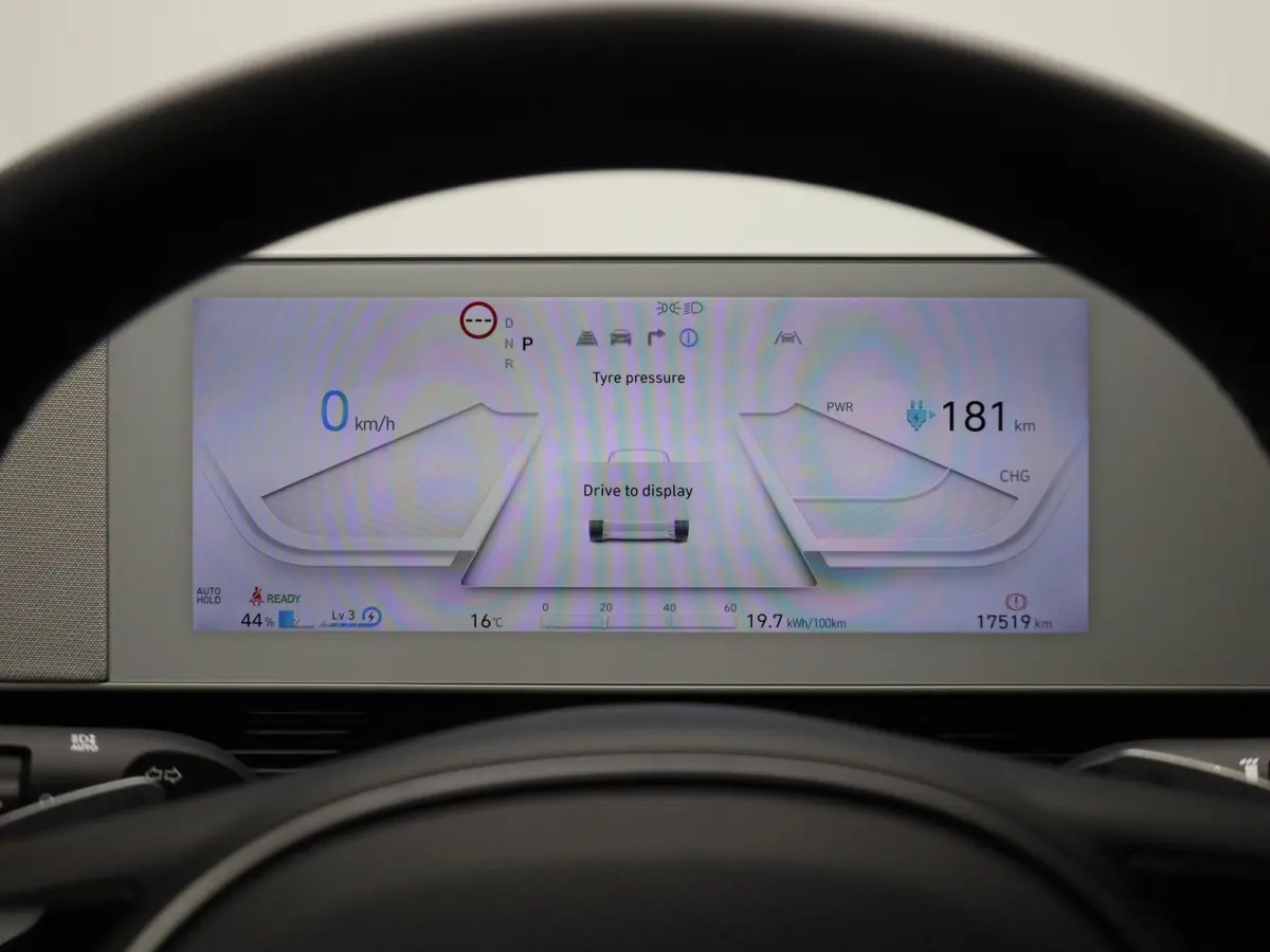 73kWh Core | AUTOMAAT | ACHTERUITRIJCAMERA | ELEKTRISCHE KOFFERKLEP | CLIMATE CONTROL | ELEKTRISCHE BESTUURDERSSTOEL |