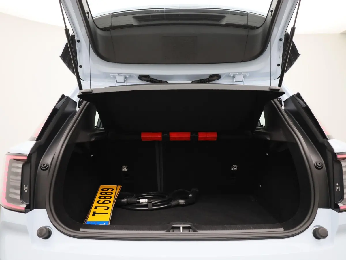 Single Motor Core | Google Navigatie | Achteruitrijcamera | Keyless | Adaptive Cruise Control | Apple CarPlay Adroid Auto