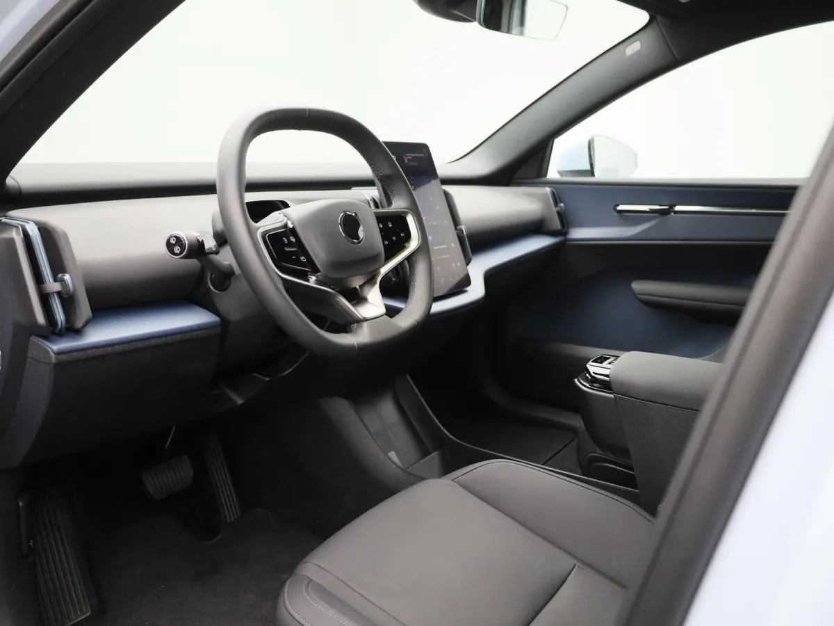 Single Motor Core | Google Navigatie | Achteruitrijcamera | Keyless | Adaptive Cruise Control | Apple CarPlay Adroid Auto