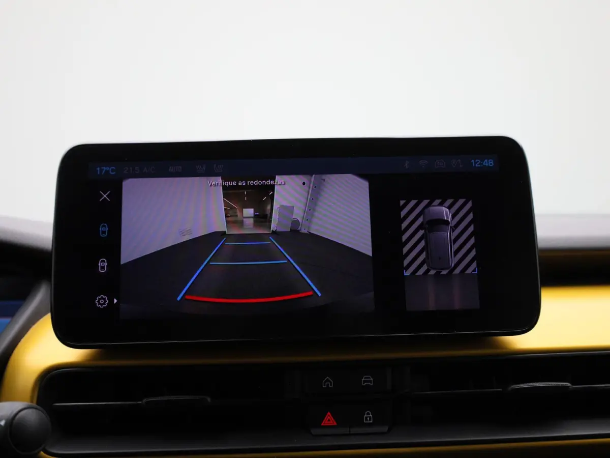54kWh 1st Edition | Navigatie | Apple & Android Carplay | Parkeersensoren Voor & Achter | Achteruitrijcamera | Stoelverwarming | Privacy Glass | Climate Control | Adaptieve Cruise Control |