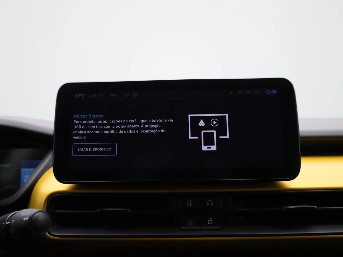 54kWh 1st Edition | Navigatie | Apple & Android Carplay | Parkeersensoren Voor & Achter | Achteruitrijcamera | Stoelverwarming | Privacy Glass | Climate Control | Adaptieve Cruise Control |