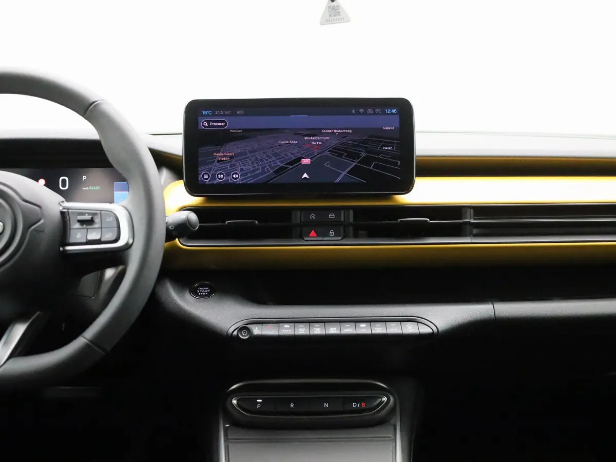 54kWh 1st Edition | Navigatie | Apple & Android Carplay | Parkeersensoren Voor & Achter | Achteruitrijcamera | Stoelverwarming | Privacy Glass | Climate Control | Adaptieve Cruise Control |