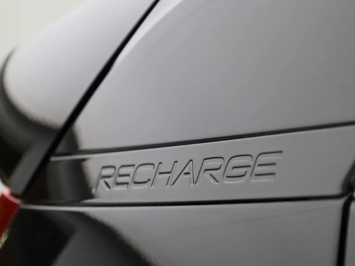 Extended Range Plus | Apple Carplay | Stoelverwarming | Stuurverwarming | Camera | Led Verlichting |