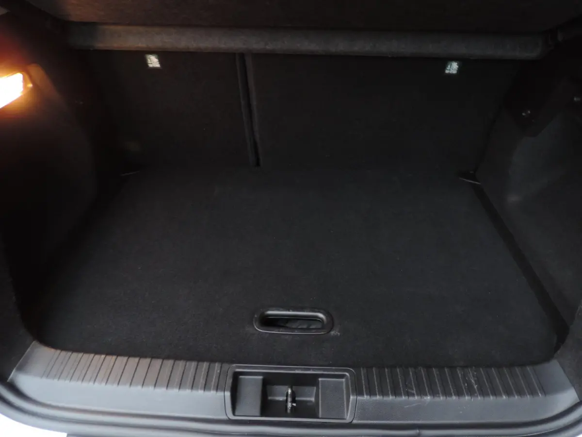1.0 TCe 90 Intens 66.000km | LED kopl | PDC | Halfleer | Navi | CarPlay | ECC | 17” | Keyless | Priv.glas | DAB