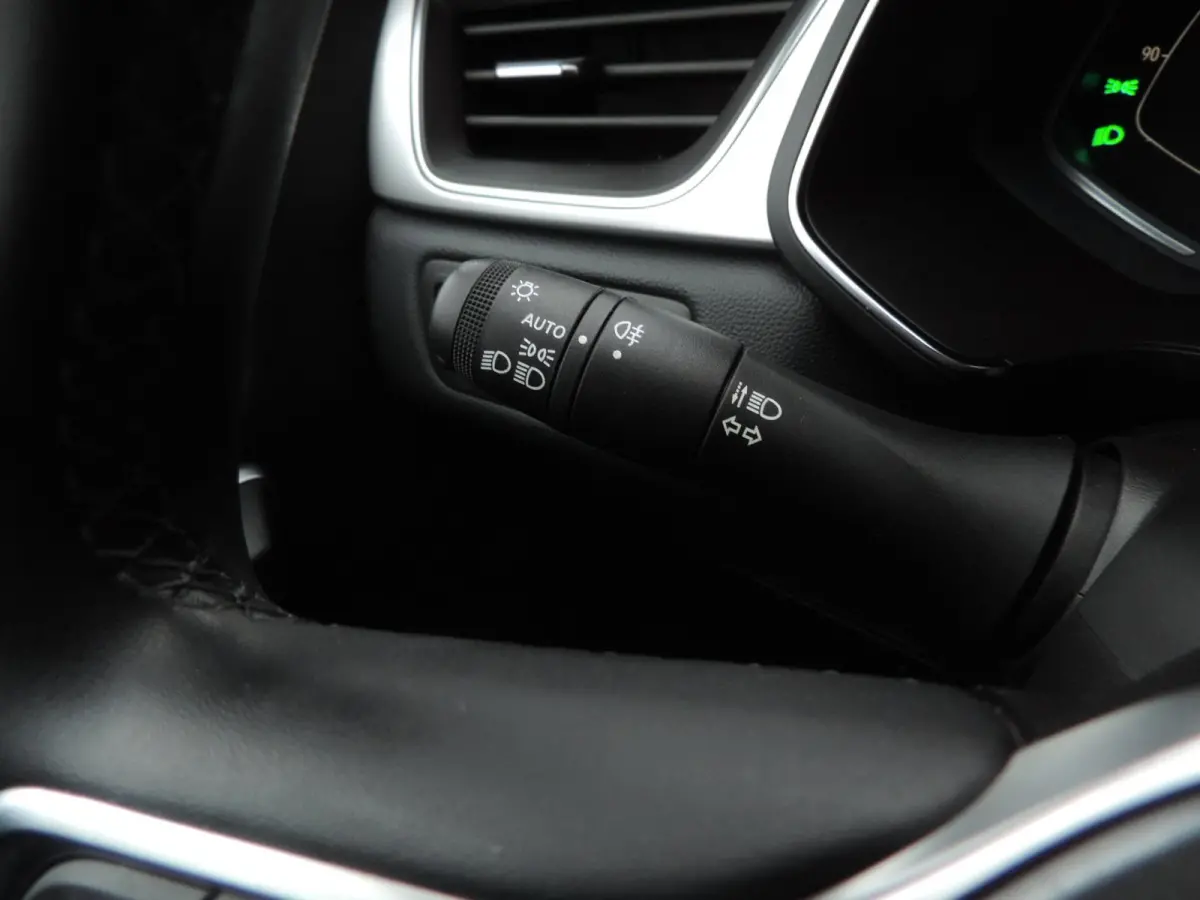 1.0 TCe 90 Intens 66.000km | LED kopl | PDC | Halfleer | Navi | CarPlay | ECC | 17” | Keyless | Priv.glas | DAB
