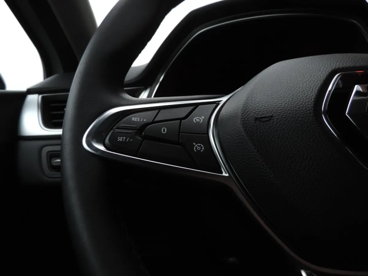 1.0 TCe 90 Intens 66.000km | LED kopl | PDC | Halfleer | Navi | CarPlay | ECC | 17” | Keyless | Priv.glas | DAB