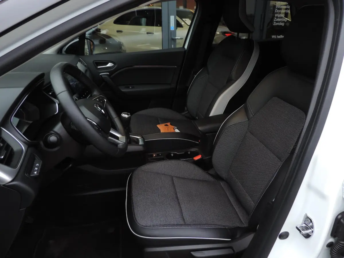 1.0 TCe 90 Intens 66.000km | LED kopl | PDC | Halfleer | Navi | CarPlay | ECC | 17” | Keyless | Priv.glas | DAB