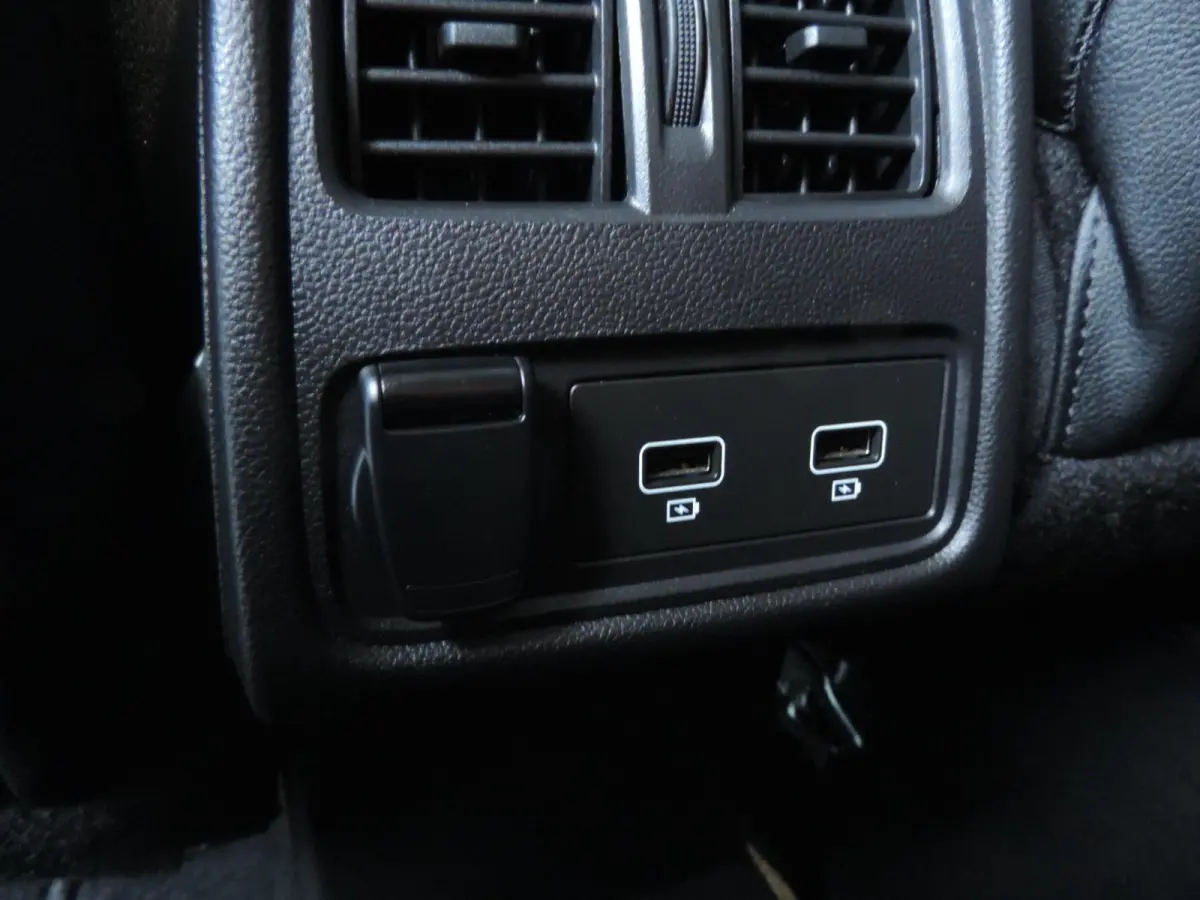 1.0 TCe 90 Intens 66.000km | LED kopl | PDC | Halfleer | Navi | CarPlay | ECC | 17” | Keyless | Priv.glas | DAB