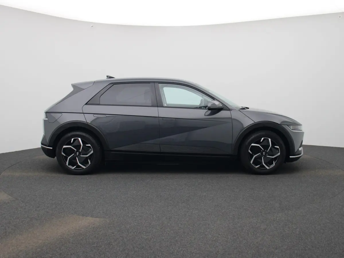 58kWh Core | ADAPTIEVE CRUISE | NAVIGATIE | ACHTERUITRIJCAMERA | APPLE CARPLAY | PDC | LMV | WINTERPAKKET | DAB+ | ELEKTRISCHE ACHTERKLEP |