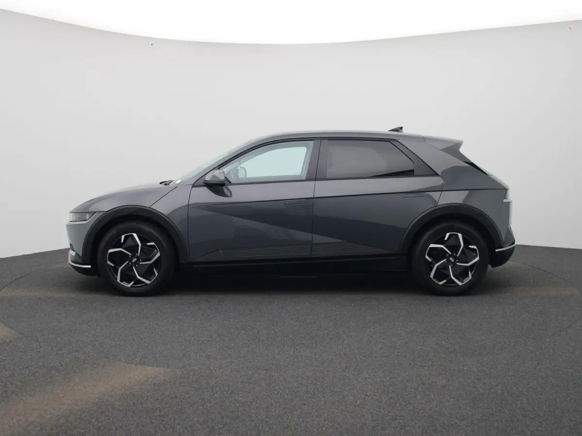 58kWh Core | ADAPTIEVE CRUISE | NAVIGATIE | ACHTERUITRIJCAMERA | APPLE CARPLAY | PDC | LMV | WINTERPAKKET | DAB+ | ELEKTRISCHE ACHTERKLEP |
