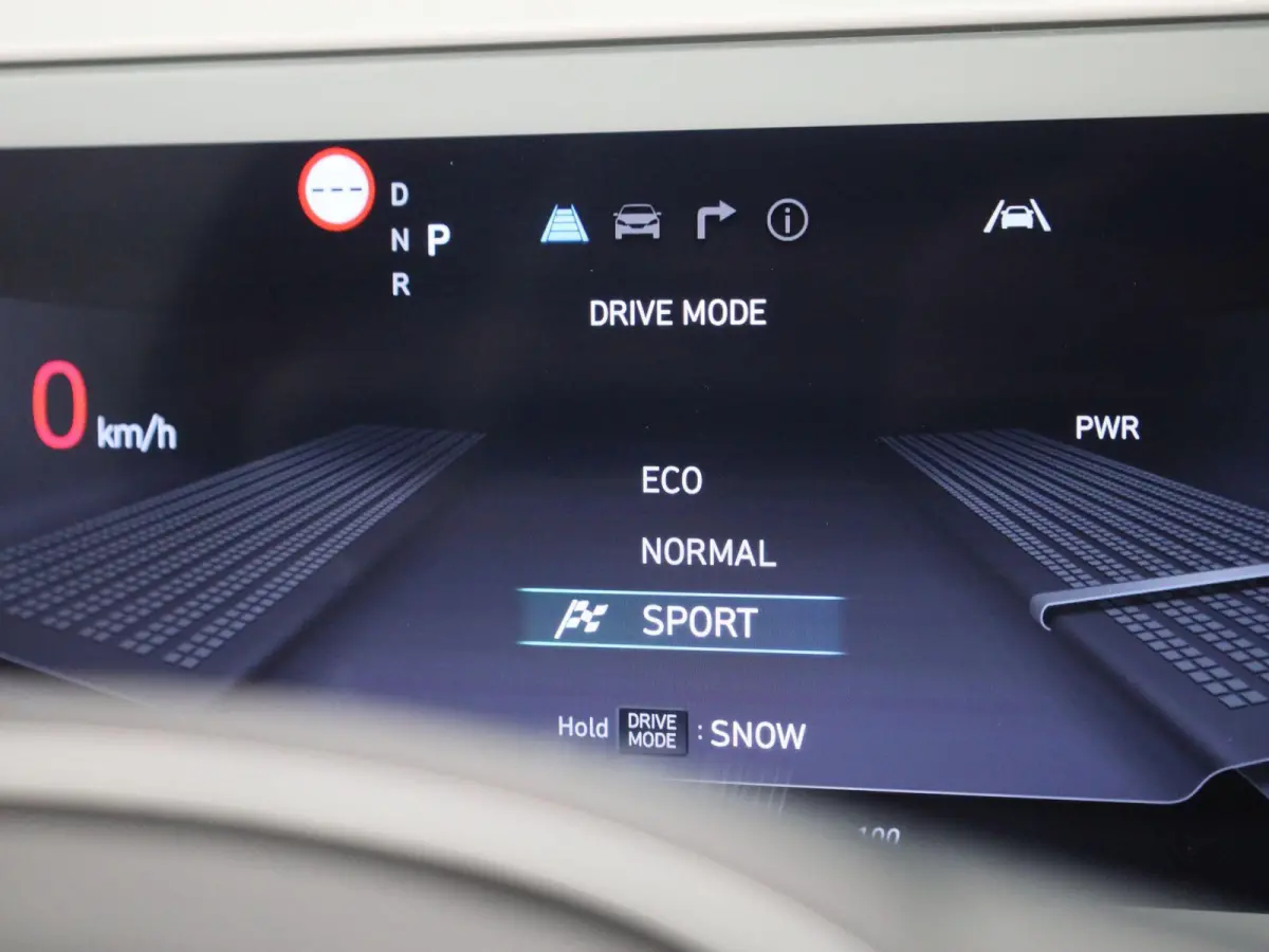 58kWh Core | ADAPTIEVE CRUISE | NAVIGATIE | ACHTERUITRIJCAMERA | APPLE CARPLAY | PDC | LMV | WINTERPAKKET | DAB+ | ELEKTRISCHE ACHTERKLEP |