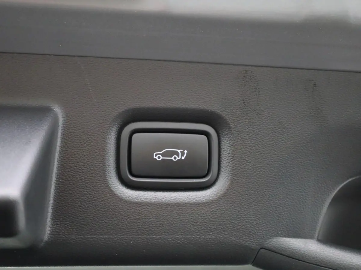 58kWh Core | ADAPTIEVE CRUISE | NAVIGATIE | ACHTERUITRIJCAMERA | APPLE CARPLAY | PDC | LMV | WINTERPAKKET | DAB+ | ELEKTRISCHE ACHTERKLEP |