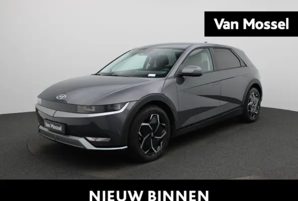 73kWh Core | AUTOMAAT | ACHTERUITRIJCAMERA | ELEKTRISCHE KOFFERKLEP | CLIMATE CONTROL | ELEKTRISCHE BESTUURDERSSTOEL |