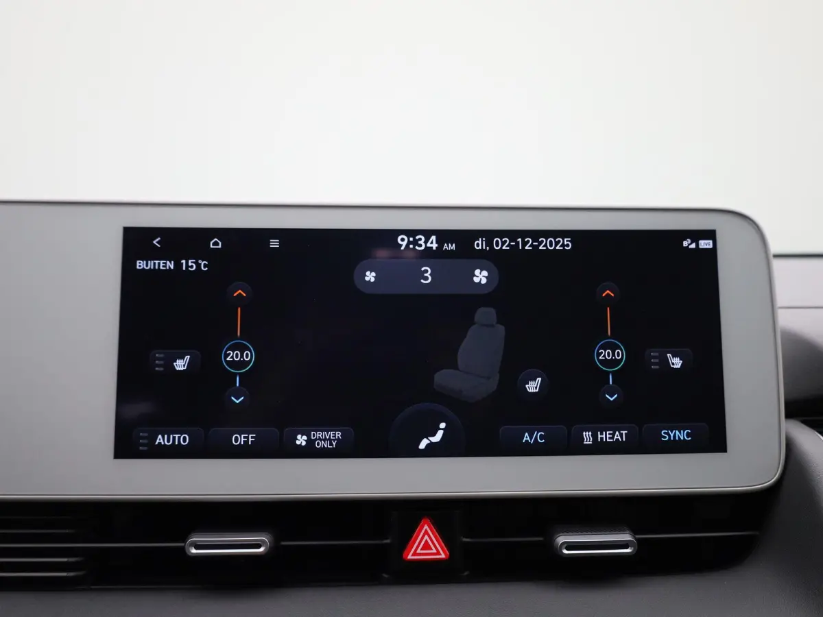 73kWh Core | AUTOMAAT | ACHTERUITRIJCAMERA | STOELVERWARMING | ELEKTRISCHE KOFFERKLEP | CLIMATE CONTROL | ELEKTRISCHE BESTUURDERSSTOEL |