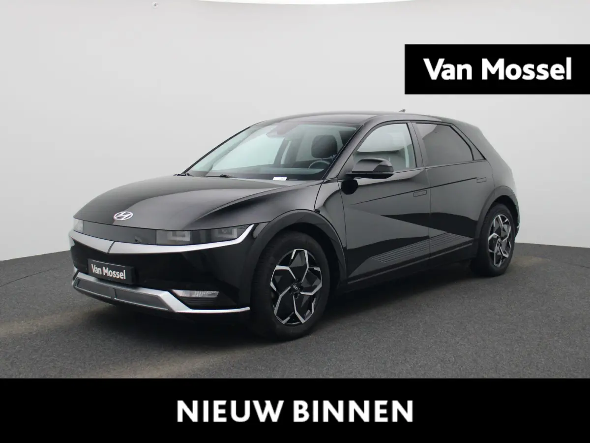 73kWh Core | AUTOMAAT | ACHTERUITRIJCAMERA | STOELVERWARMING | ELEKTRISCHE KOFFERKLEP | CLIMATE CONTROL | ELEKTRISCHE BESTUURDERSSTOEL |