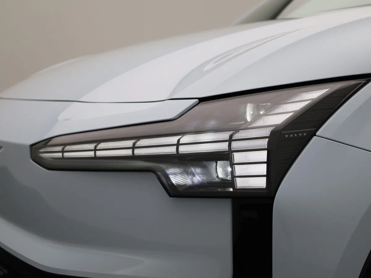 Single Motor Core | Google Navigatie | Achteruitrijcamera | Keyless | Adaptive Cruise Control | Apple CarPlay Adroid Auto