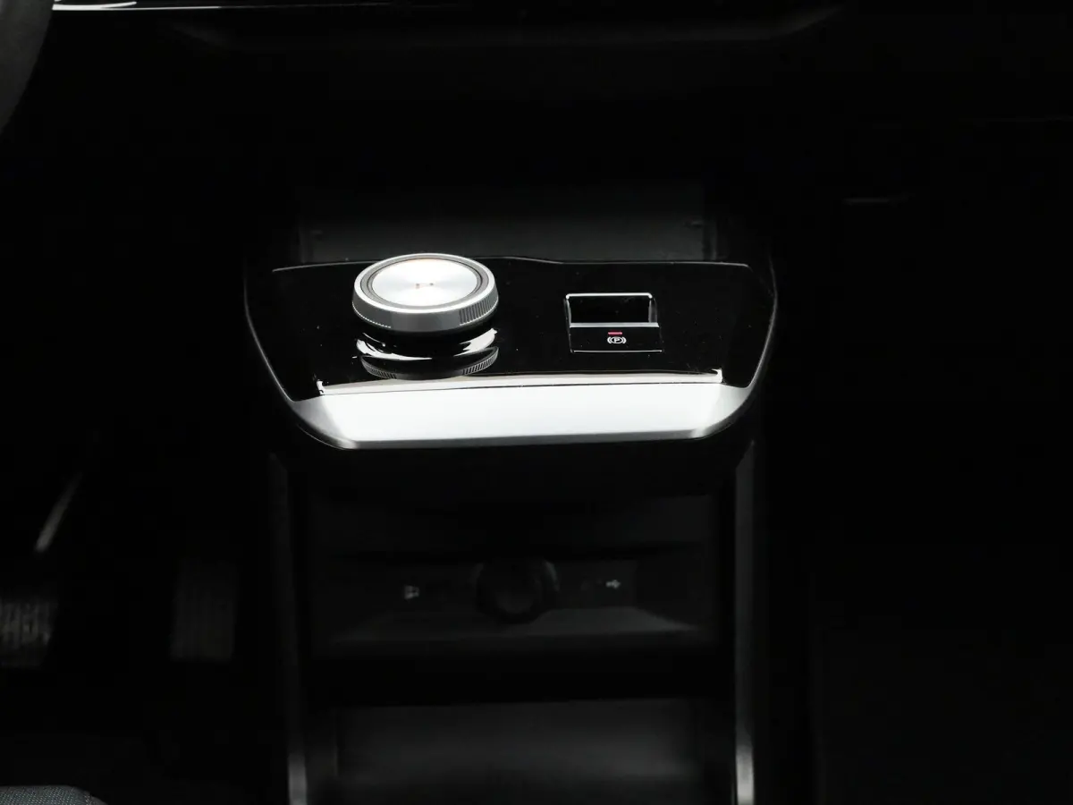 51 kWh Standard | WLTP 350 KM | Apple carplay/ Android Auto | ACC | ECC | PDC | LMV |