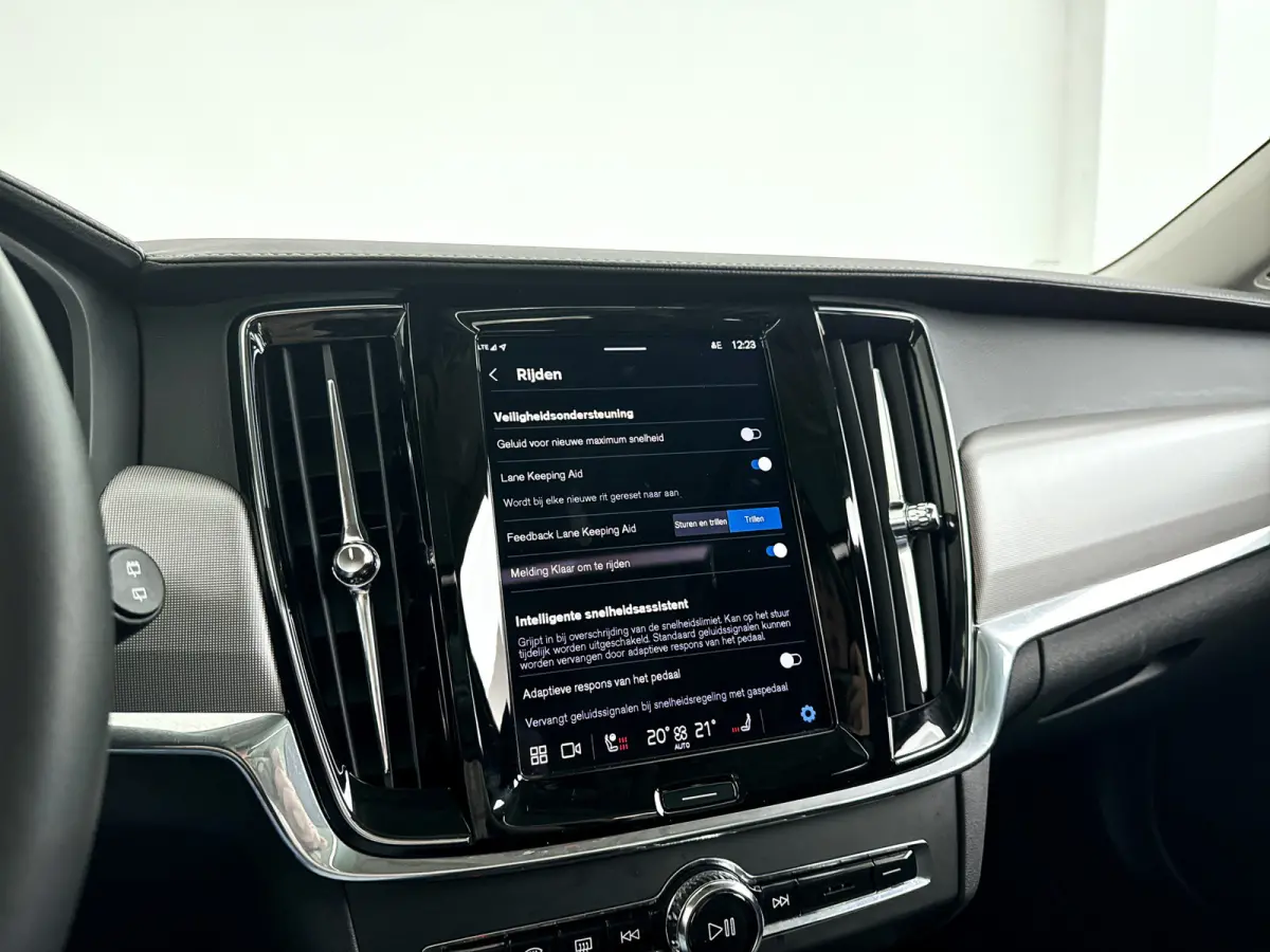 T8 Plug-in hybrid AWD Ultra Dark | Panoramadak | 360° camera | Head-up Display | Harman Kardon | Stoel- en Stuurverwarming | Trekhaak