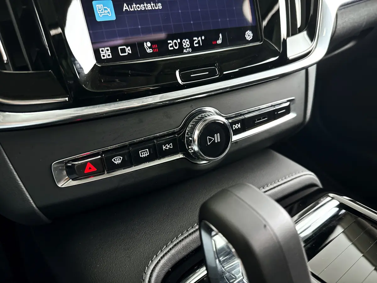 T8 Plug-in hybrid AWD Ultra Dark | Panoramadak | 360° camera | Head-up Display | Harman Kardon | Stoel- en Stuurverwarming | Trekhaak