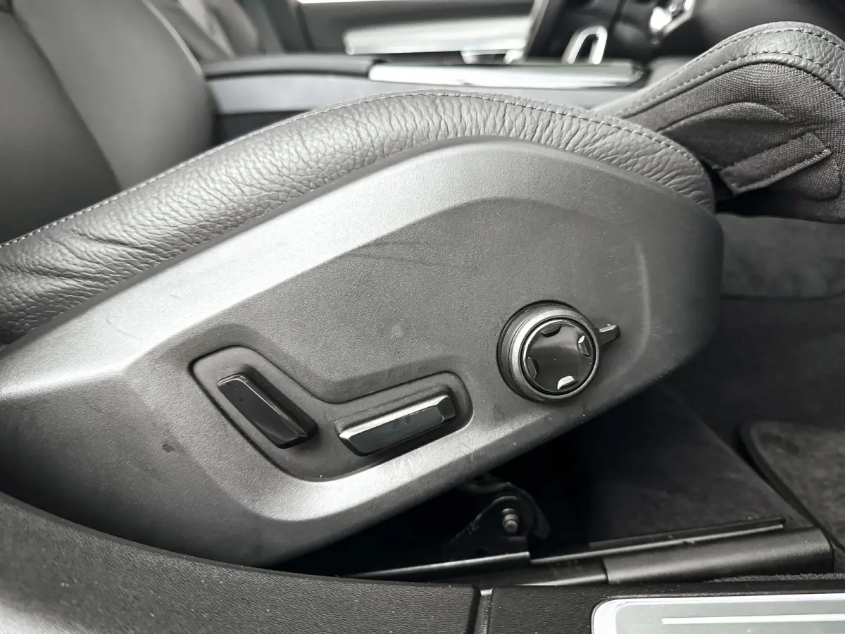 T8 Plug-in hybrid AWD Ultra Dark | Panoramadak | 360° camera | Head-up Display | Harman Kardon | Stoel- en Stuurverwarming | Trekhaak