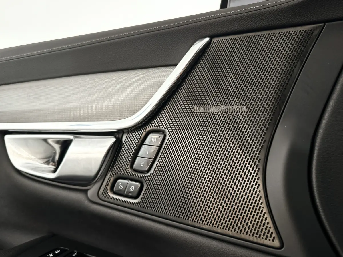 T8 Plug-in hybrid AWD Ultra Dark | Panoramadak | 360° camera | Head-up Display | Harman Kardon | Stoel- en Stuurverwarming | Trekhaak