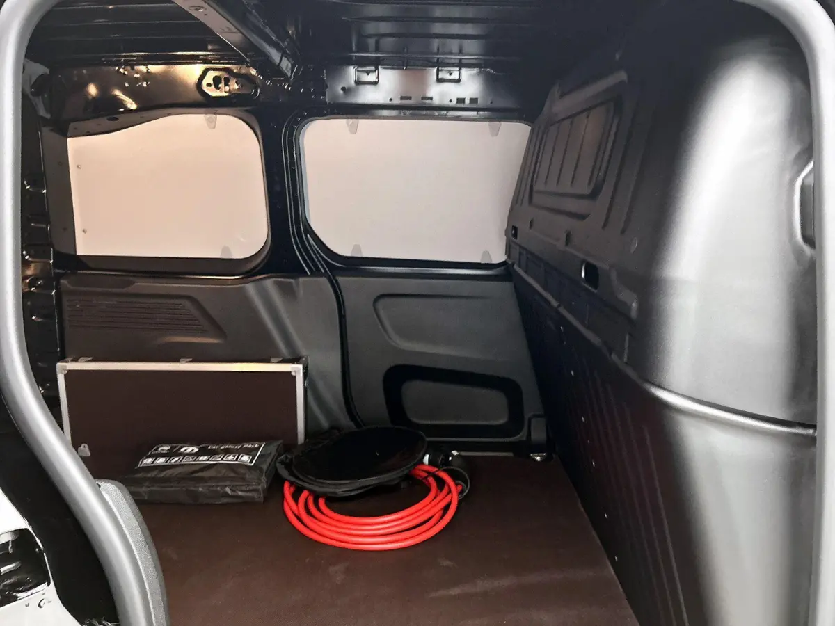 136 pk L1 50 kWh | 0% Rente | Meerdere Kleuren Leverbaar | Camera | Laadruimte Bescherming |