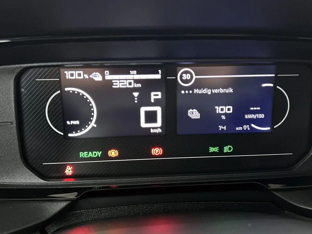 136 pk L1 50 kWh | 0% Rente | Meerdere Kleuren Leverbaar | Camera | Laadruimte Bescherming |