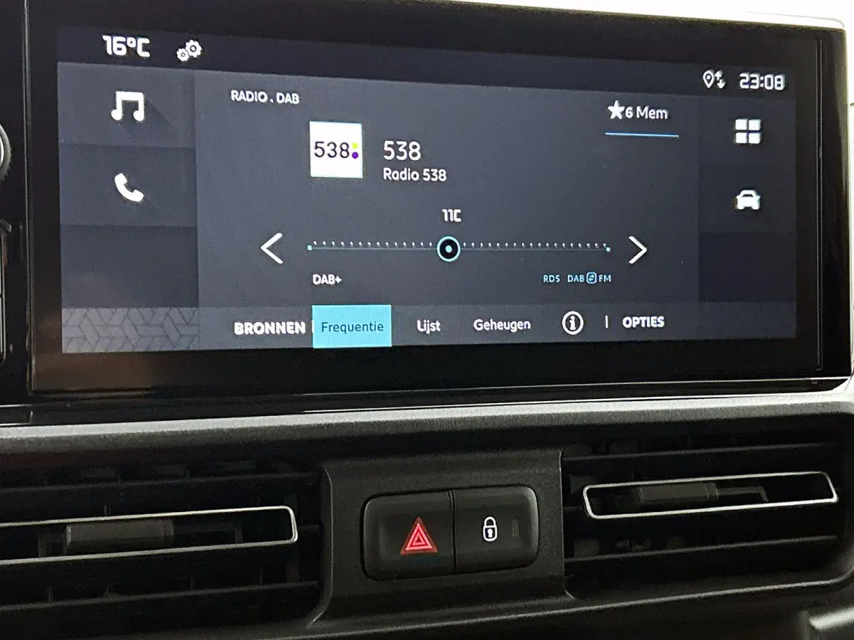 136 pk L1 50 kWh | 0% Rente | Meerdere Kleuren Leverbaar | Camera | Laadruimte Bescherming |
