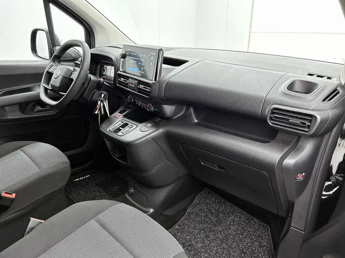 136 pk L1 50 kWh | 0% Rente | Meerdere Kleuren Leverbaar | Camera | Laadruimte Bescherming |