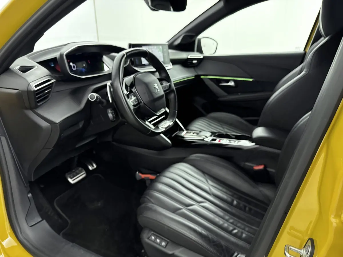 130pk Automaat GT | Lederen Bekleding| Elektrische Stoelen | Camera | Navigatie | Carplay | Led