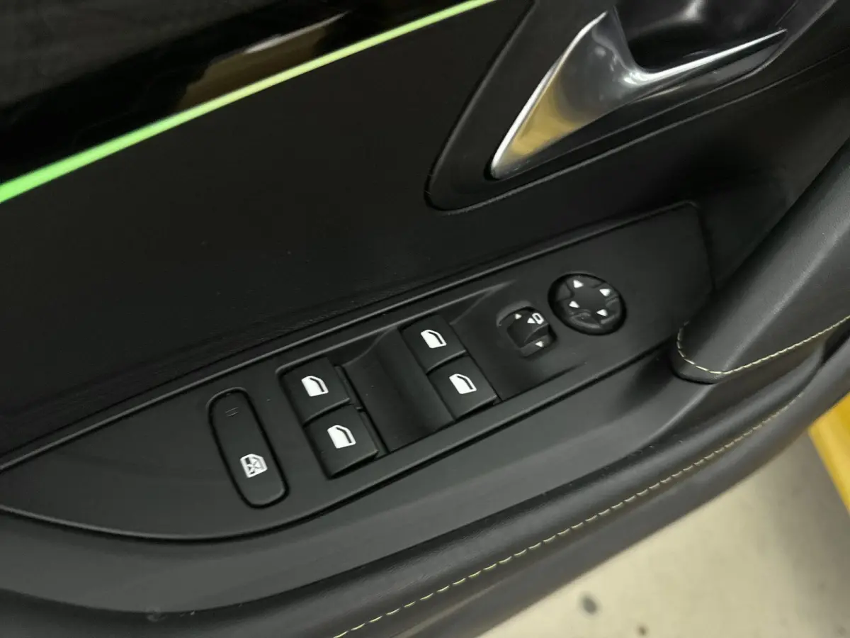 130pk Automaat GT | Lederen Bekleding| Elektrische Stoelen | Camera | Navigatie | Carplay | Led