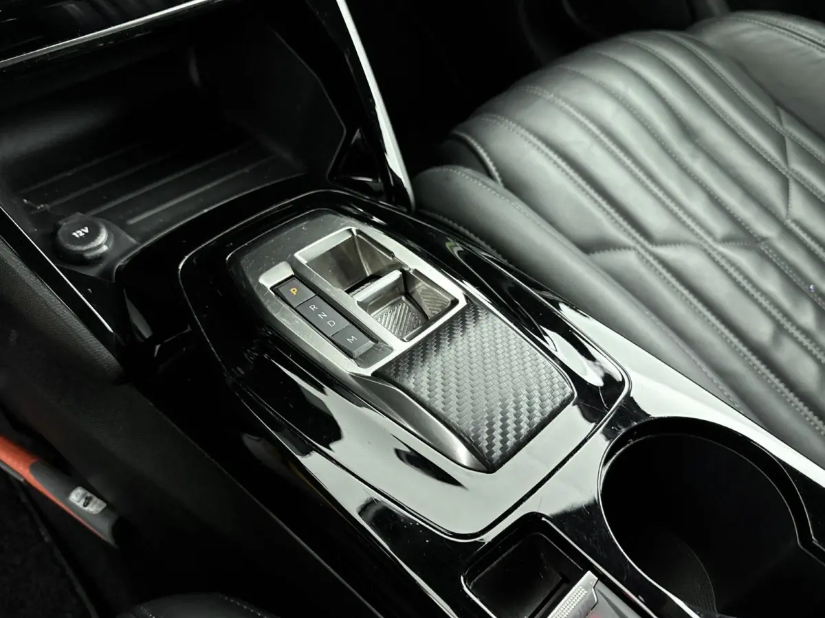 130pk Automaat GT | Lederen Bekleding| Elektrische Stoelen | Camera | Navigatie | Carplay | Led