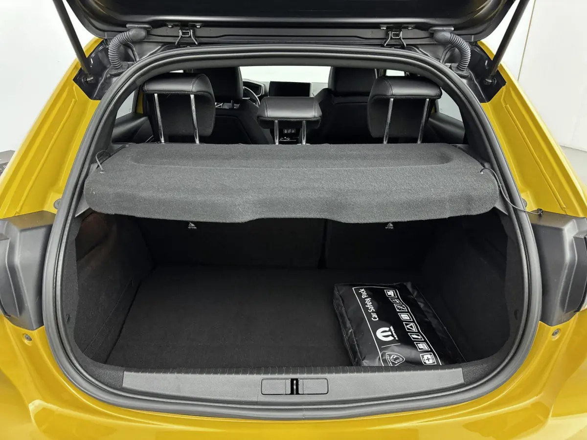 130pk Automaat GT | Lederen Bekleding| Elektrische Stoelen | Camera | Navigatie | Carplay | Led
