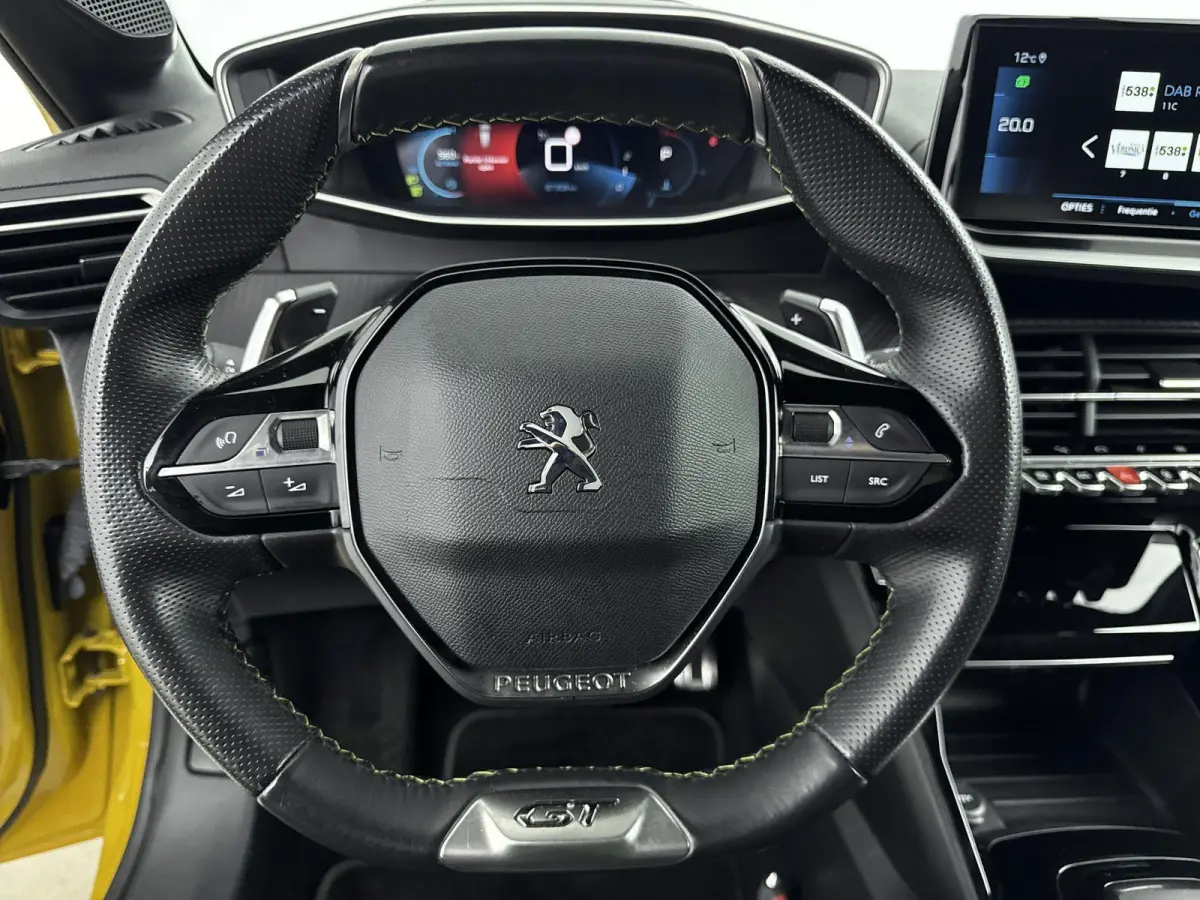 130pk Automaat GT | Lederen Bekleding| Elektrische Stoelen | Camera | Navigatie | Carplay | Led
