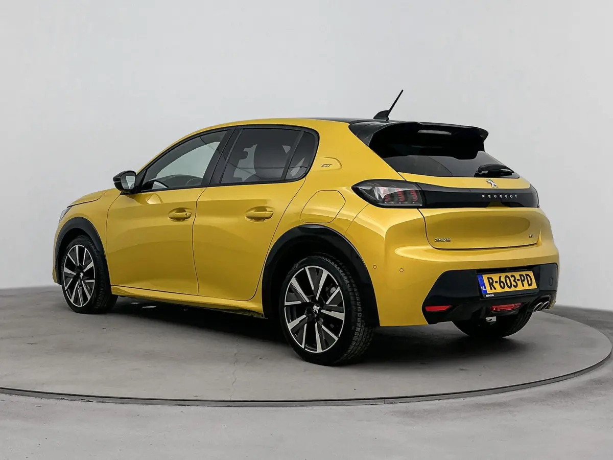 130pk Automaat GT | Lederen Bekleding| Elektrische Stoelen | Camera | Navigatie | Carplay | Led