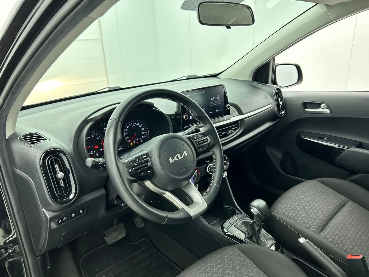 1.0 DPi DynamicLine Automaat Navigatie Apple Carplay/Android Auto Camera Airco DAB Lichtmetalen velgen Bluetooth