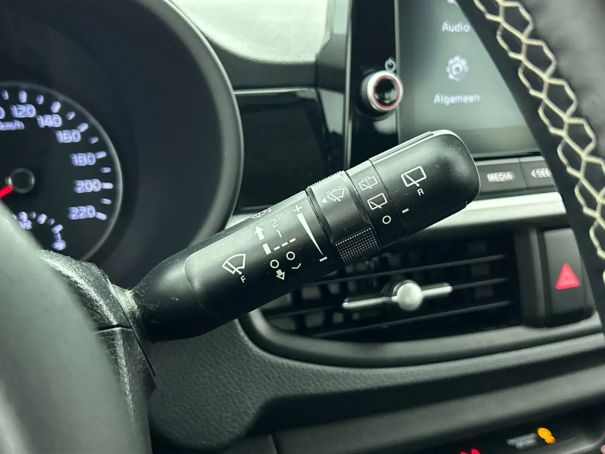 1.0 DPi DynamicLine Automaat Navigatie Apple Carplay/Android Auto Camera Airco DAB Lichtmetalen velgen Bluetooth