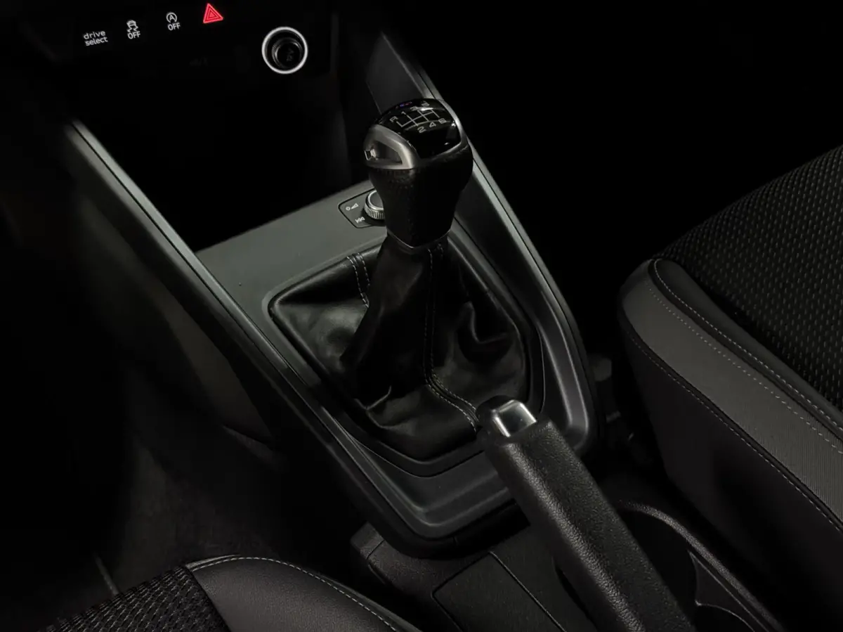 30 TFSI | 3x S-Line | CarPlay | Led | PDC